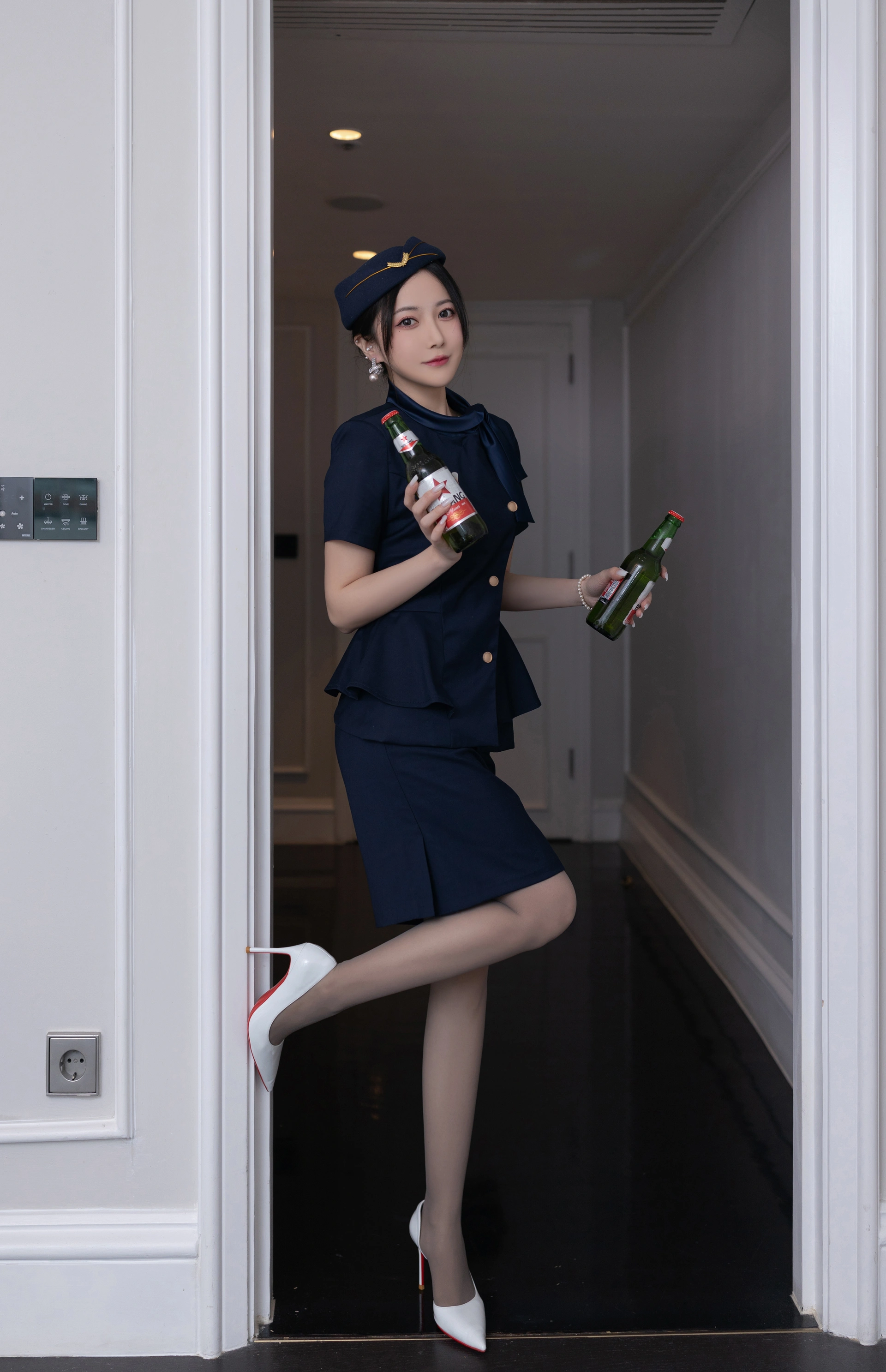鱼子酱Fish（私拍）- NO.216《空姐制服》写真 2